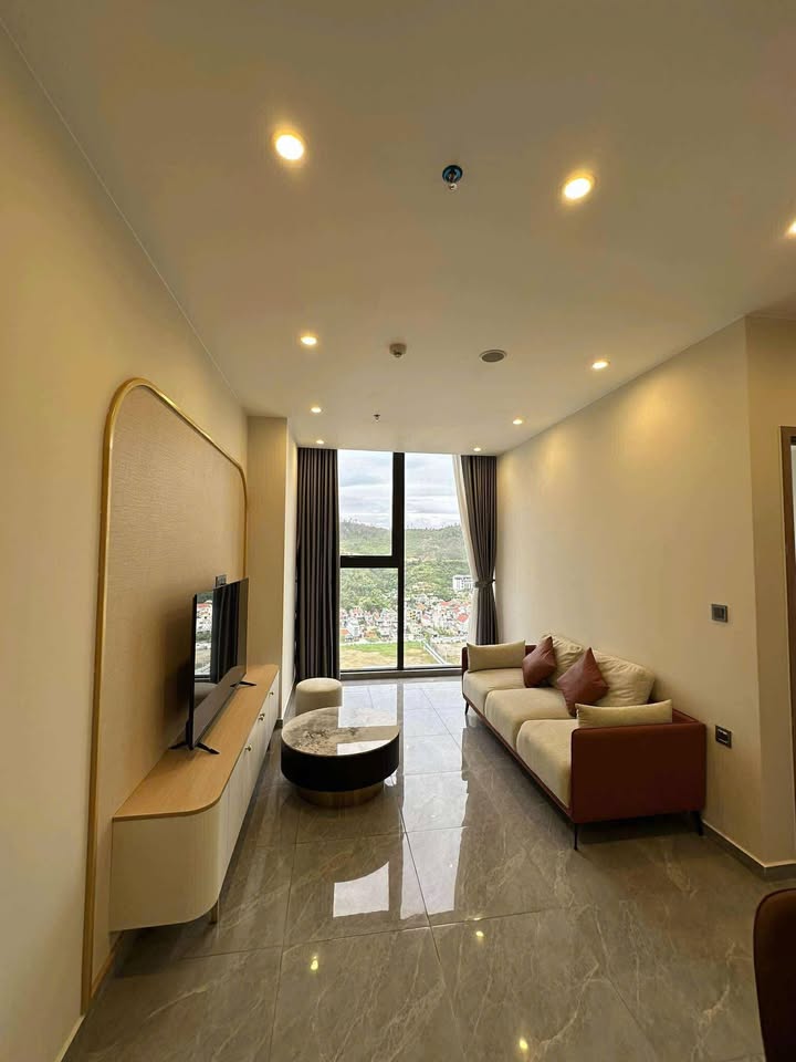 Căn hộ ICON40 Hạ Long 2 ngủ giá 9 triệu - Không gian sống sang trọng!