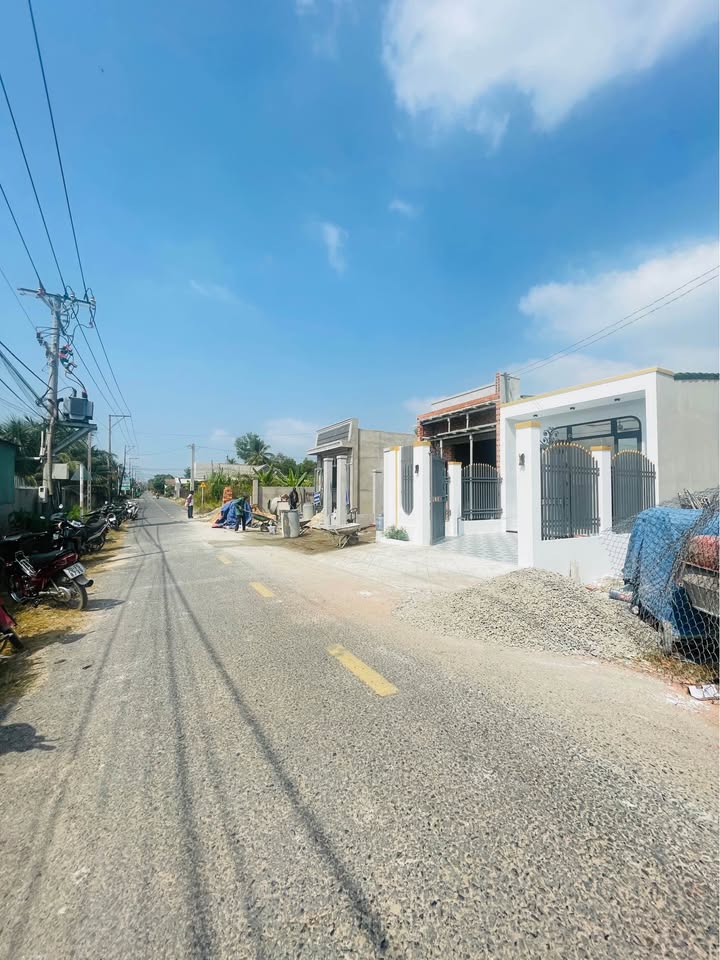 Nhà phố Trần Phú, Long Hoa, Tây Ninh 81m² giá 999 triệu - Sẵn sàng vào ở!