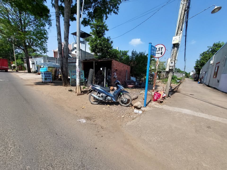 Mặt tiền đường Điểu Xiển, Phường Long Khánh, 167m² giá 2.5 tỷ - Thích hợp kinh doanh!