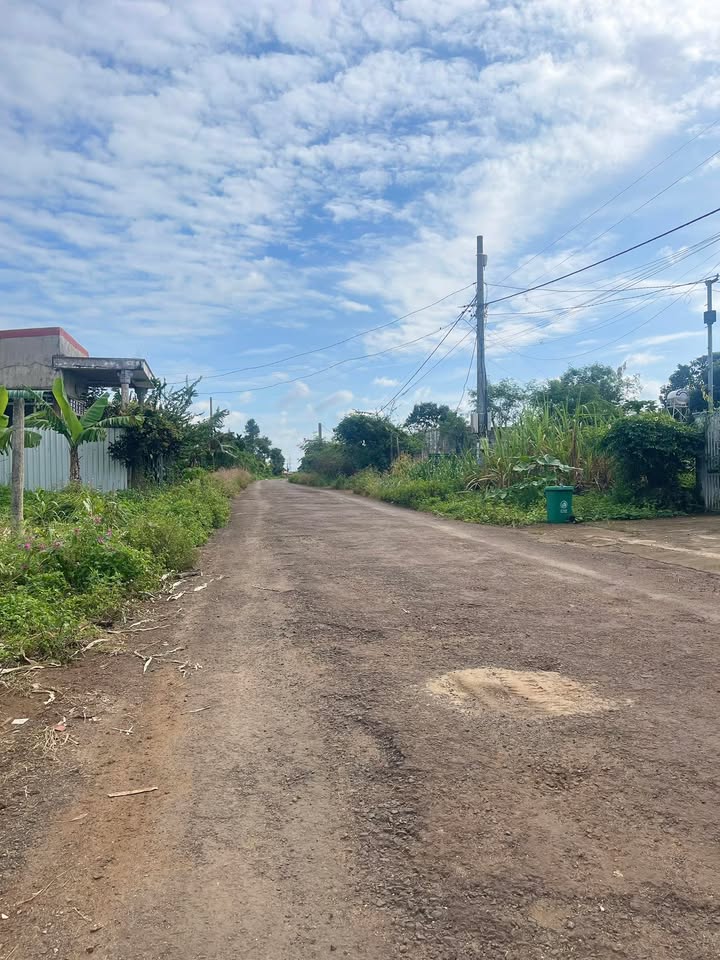 Đất nền mặt tiền kinh doanh tại Thị trấn Ea Pốk, 125m² giá 1 tỷ - Cơ hội đầu tư hấp dẫn!