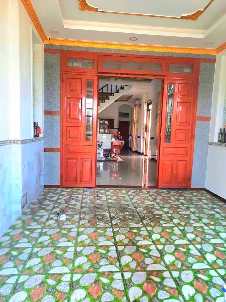 Nhà cho thuê 2 mặt đường Nguyễn Thị Chạy, Dĩ An 220m² - Sân xe hơi, tiện nghi đầy đủ