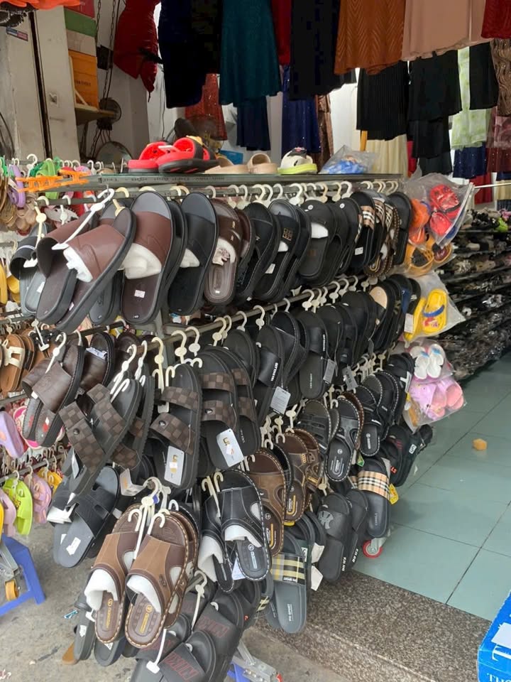 Mặt bằng kinh doanh Dĩ An 40m² giá 10 triệu/tháng - Địa điểm sầm uất, lượng khách ổn định!