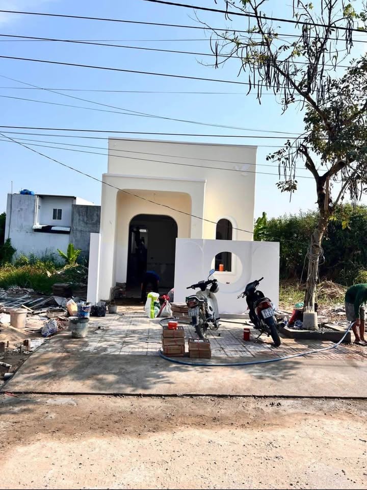 Nhà phố KDC Đông Phú Cần Thơ 100m² giá 1.79 tỷ - Đang hoàn thiện, vào ở ngay!