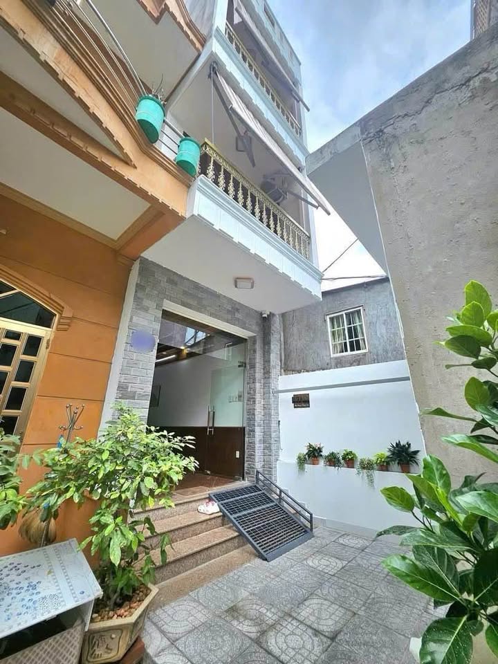 Nhà phố cho thuê Phường 2, TP. Vũng Tàu 5PN 5WC giá 15 triệu - Không gian rộng rãi, tiện nghi đầy đủ!