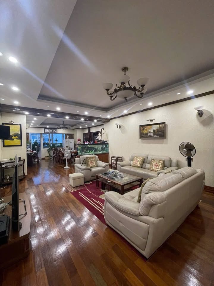 Căn hộ cho thuê Tòa 57 Láng Hạ, Đống Đa, 170m² - Nội thất đầy đủ, giá chỉ 16 triệu/tháng!