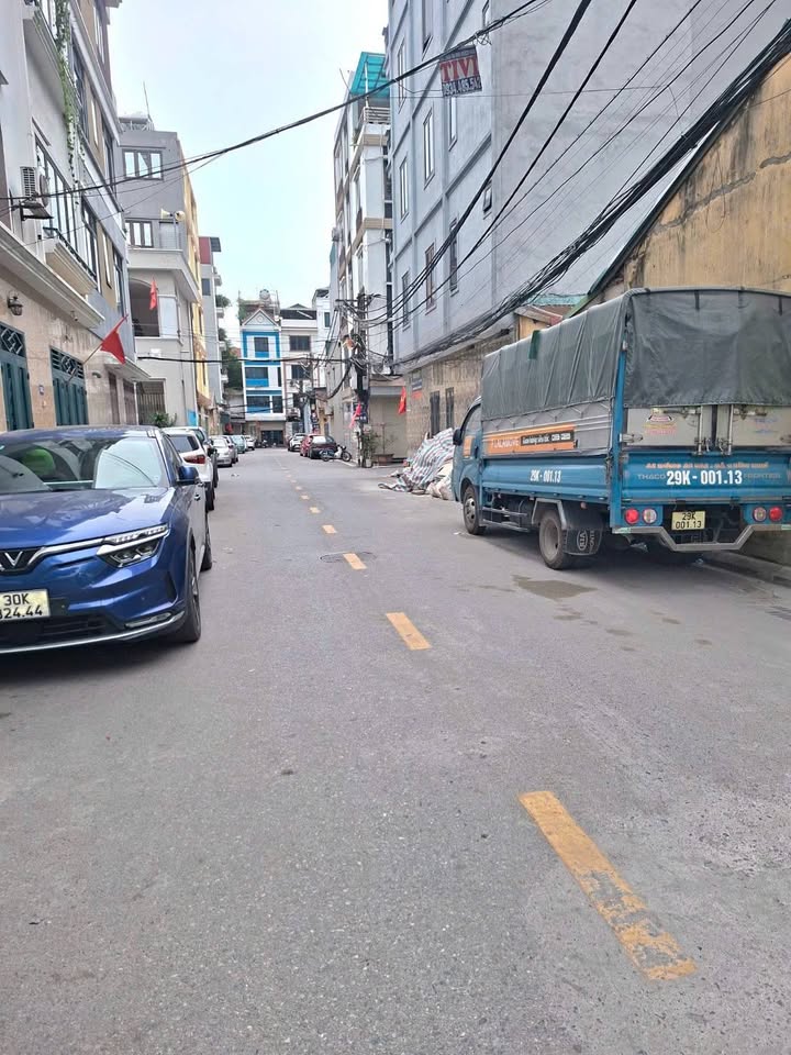 Đất phân lô tại Long Biên 40m² giá 10 tỷ - Tiện ích đỉnh cao!