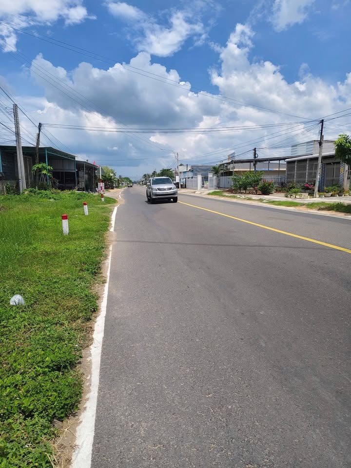 Đất + Nhà Vườn Mặt Tiền Quốc Lộ 28, Bình Thuận 5400m² - Giá Chỉ 7 Tỷ!