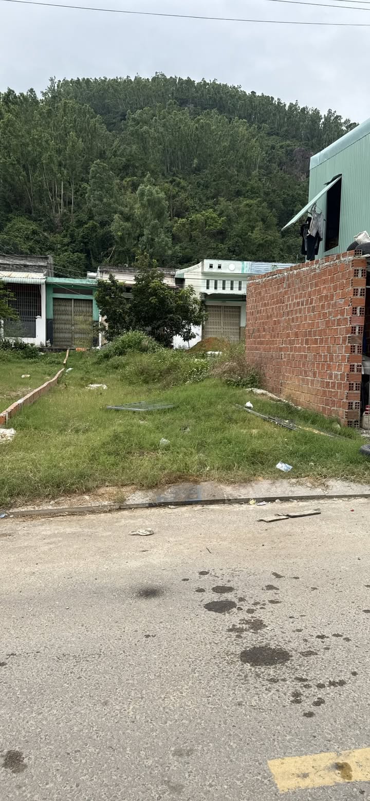 Đất 2 mặt tiền Khu Gara Quy Nhơn 110m² giá 4.55 tỷ - Vị trí đẹp, kinh doanh thuận lợi!