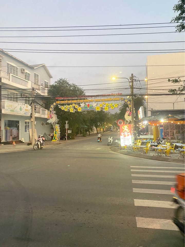 Nhà mặt tiền đường 19/5, Huyện Trà Cú, 115m² giá 4 tỷ - Vị trí hiếm có còn lại!