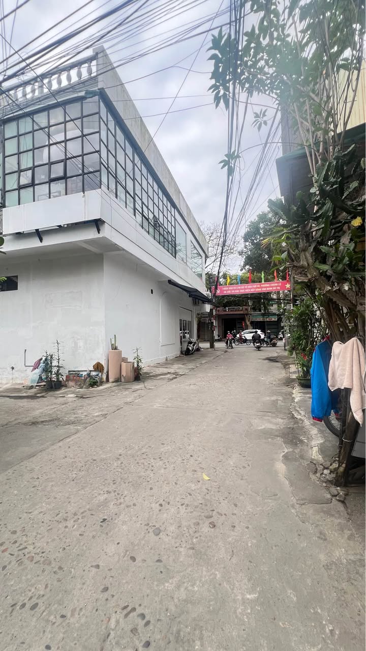 Nhà mặt tiền hẻm 285 Phan Đình Phùng 127m² giá 2 tỷ - Kinh doanh thuận lợi!