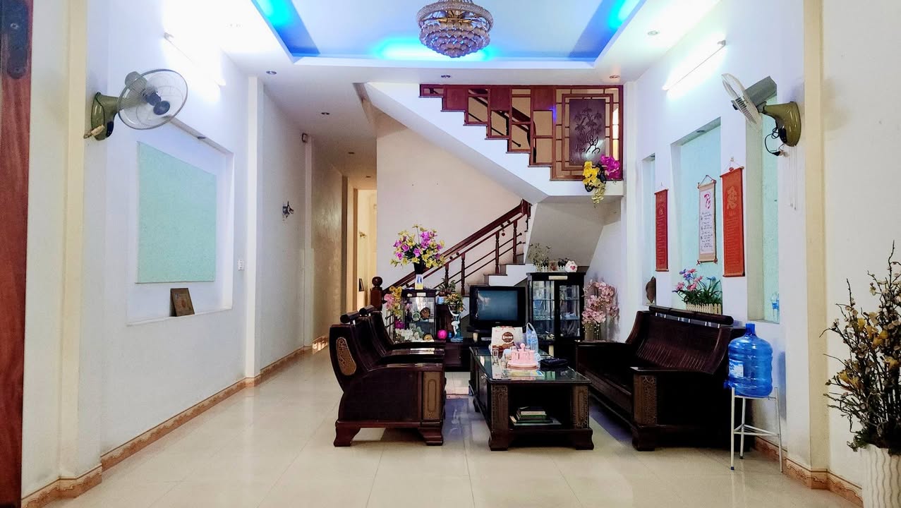 Nhà mặt tiền Lê Trung Đình, Quảng Ngãi 100m² giá 6.95 tỷ - Phù hợp kinh doanh