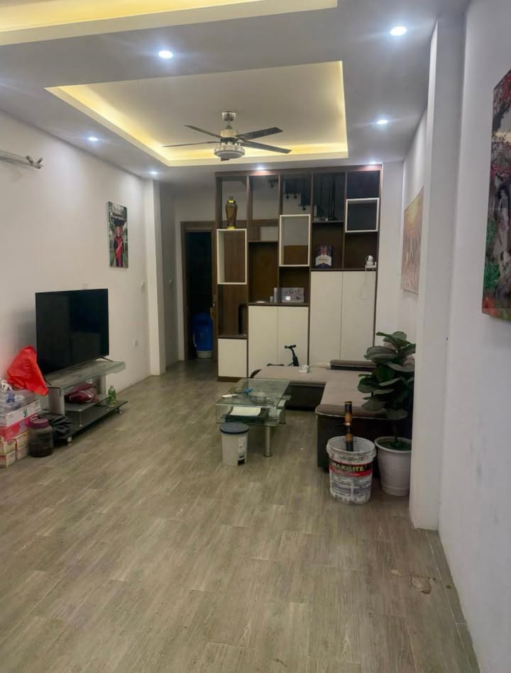 Nhà đẹp Ngọc Thụy, 34m² giá 7.5 tỷ - Hướng đẹp, thiết kế thông minh!