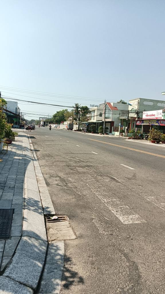 Cho thuê nguyên căn góc 2 mặt tiền Nguyễn Văn Linh 135m² - Phù hợp mở văn phòng, spa, dạy học!