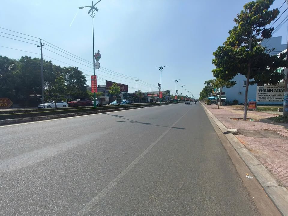 Đất mặt tiền Hùng Vương Phan Thiết 200m² giá 14 tỷ - Đầu tư sinh lời cao!