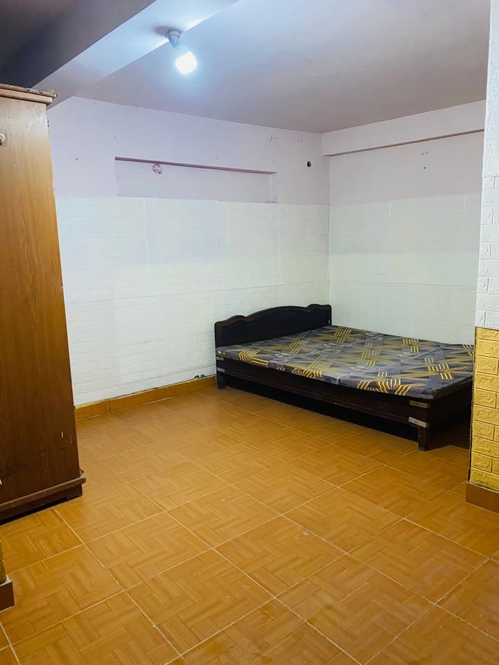 Phòng trọ khép kín tại 143 Hoàng Văn Thụ, Cốc Lếu - Chỗ ở riêng tư, giá chỉ 1.2 triệu!