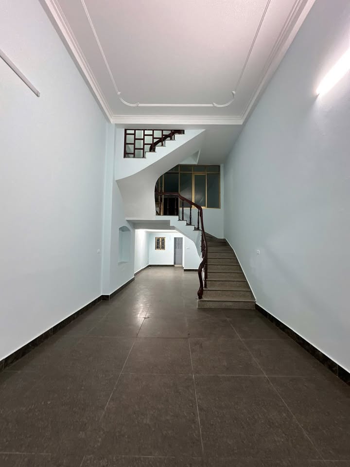 Nhà cho thuê 4 tầng tại Nguyễn Văn Cừ, Hạ Long 60m² giá 15 triệu - Vị trí đắc địa kinh doanh!