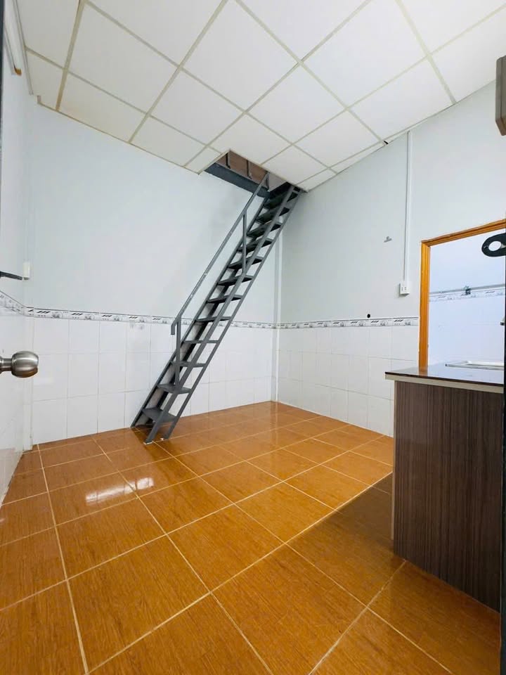 Cho thuê nhà Gò Dầu, Tân Phú 1 trệt 1 lầu giá 3.99 triệu - Phòng siêu rộng, tiện nghi đầy đủ!