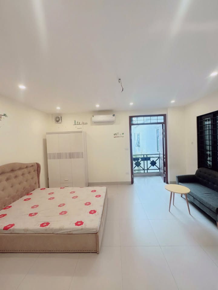 Nhà nhỏ cho thuê tại Đội Cấn, Ba Đình, 30m² chỉ 5.3 triệu - An ninh tốt, tự do giờ giấc!