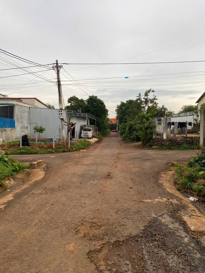 Cho thuê kho tại xã Cư ÊBur 208m² - Thích hợp làm quán cà phê hoặc bán tạp hóa!