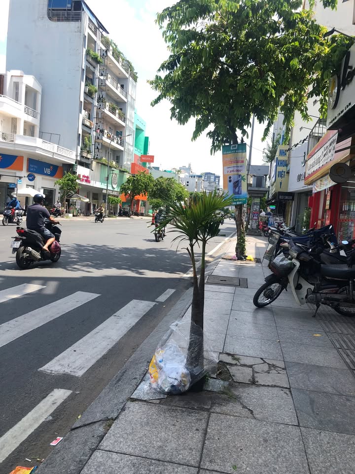 Nhà phố Quận Tân Phú 65m² giá 4.6 tỷ - Mặt tiền đường Lũy Bán Bích, sẵn sàng ở ngay!