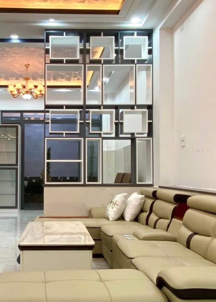 Nhà phố Huỳnh Tấn Phát, Nhà Bè 100m² giá 8.2 tỷ - Chính chủ bán gấp!