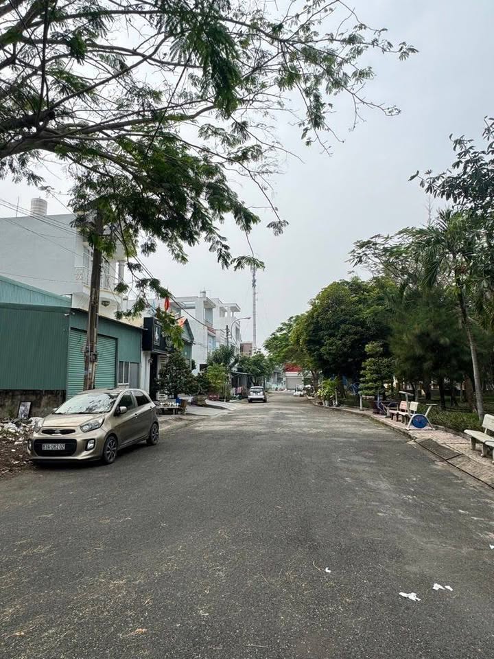 Lô đất 110m² đường Nguyễn Bình, Nhà Bè chỉ 7.9 tỷ - Sổ hồng riêng, thuận tiện xây dựng!