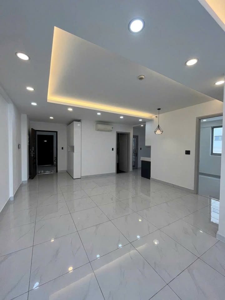 Căn hộ Scenic Valley Quận 7 77m² giá 7.7 tỷ - View hồ bơi thoáng mát!