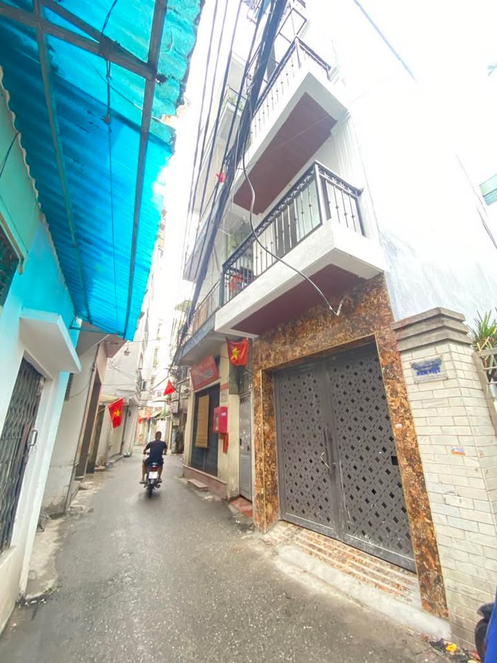 Nhà 6 tầng Ngõ Hoàng Mai 462m² giá 14 tỷ - Đầu tư sinh lời ngay!