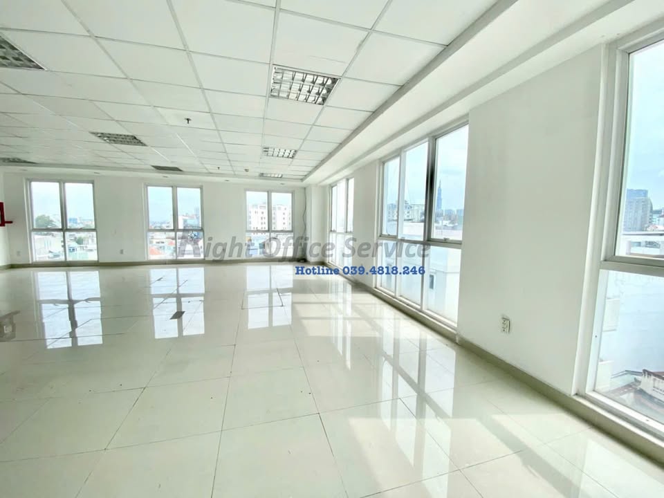 Văn phòng cho thuê Vạn Phúc City, Thủ Đức 180m² giá 64 triệu - View kính siêu sáng!