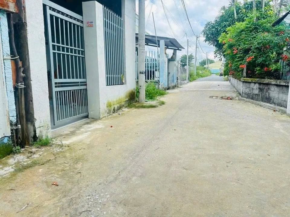 Nhà 1 trệt 1 lầu tại Tân Phú Trung, Củ Chi 132m² giá chỉ 3.2 tỷ - Sẵn sàng ở ngay!