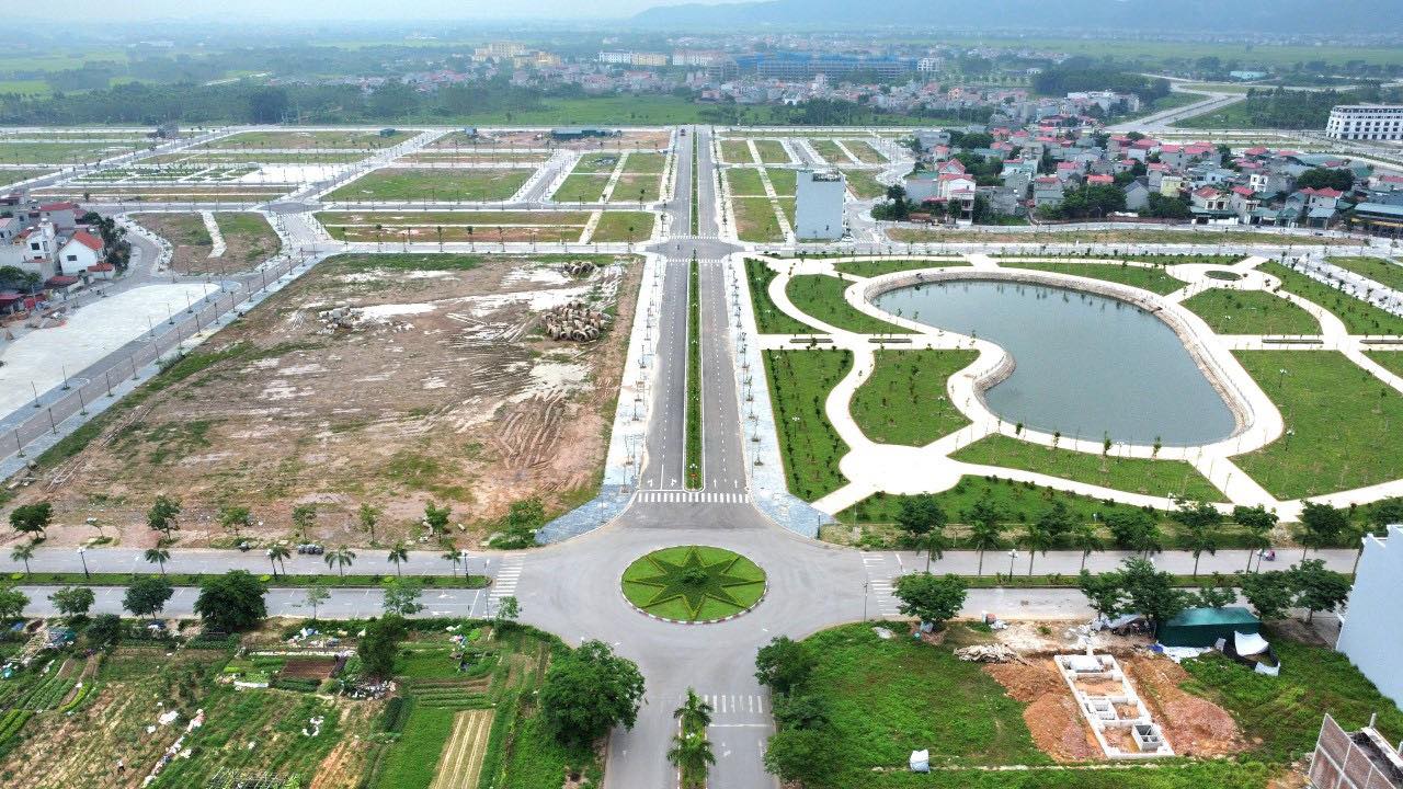 Đất nền lô góc tại BigC Khu Đô Thị Phía Nam 208.5m² - Sổ hồng chính chủ, giá tốt!