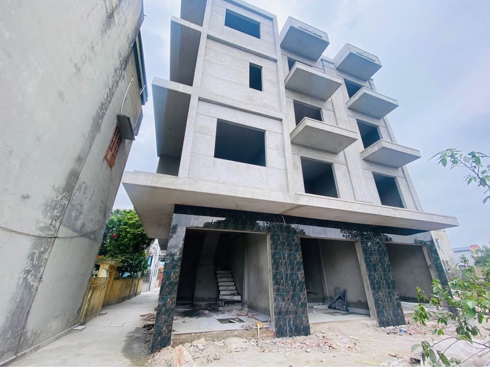 Nhà 4 tầng Thị trấn Vũ Thư, 40m² giá 1.6 tỷ - Thiết kế hiện đại, ở ngay!