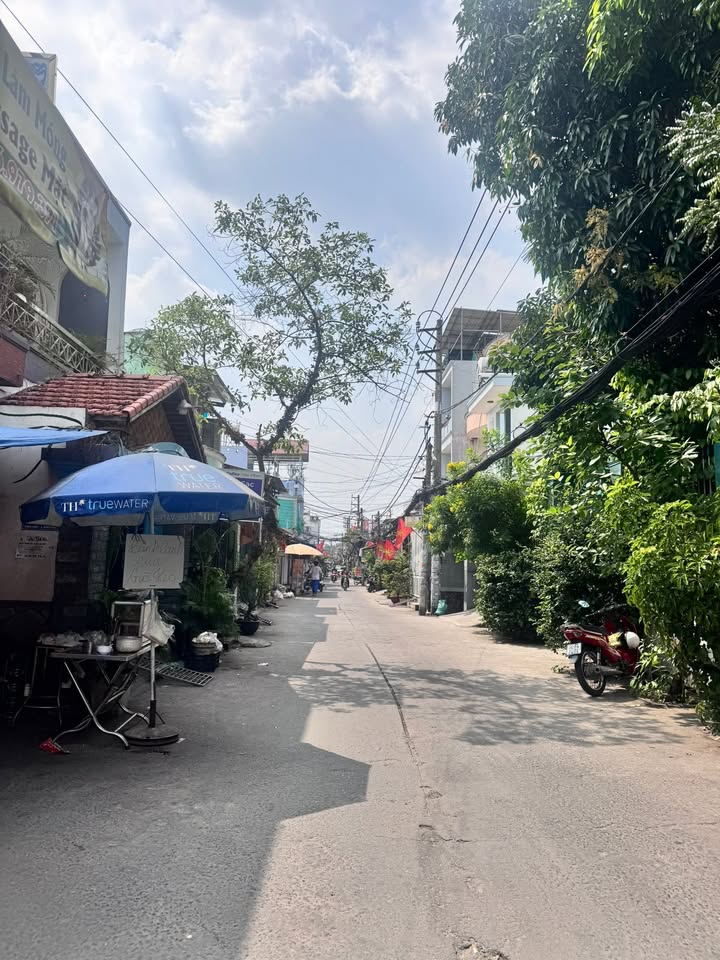 Nhà bán Hẻm Phạm Hùng Giáp, Quận 8, 60m² giá 2.85 tỷ - Vị trí an ninh, yên tĩnh!