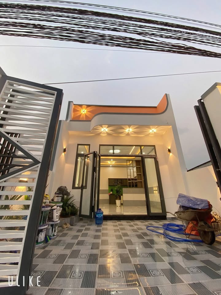 Nhà phố ấp Rừng Dầu, Mỹ Hạnh Bắc 100m² giá 1.9 tỷ - Nhà mới hoàn thiện, sẵn sàng ở ngay!