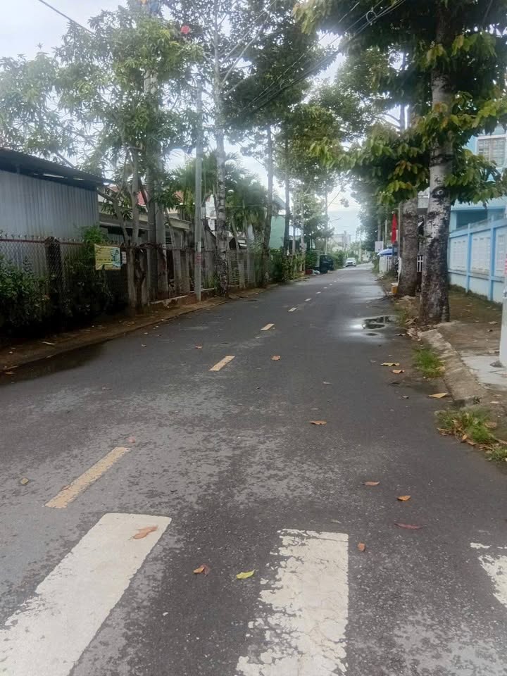 Bán nhà mặt tiền Nguyễn Hòa Luông, Trà Vinh 324m² giá 4.3 tỷ - Cơ hội đầu tư sinh lời!