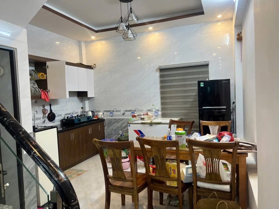 Nhà 3 tầng tại Nguyễn Văn Năng 35m² giá 1.65 tỷ - Sẵn sàng vào ở ngay!