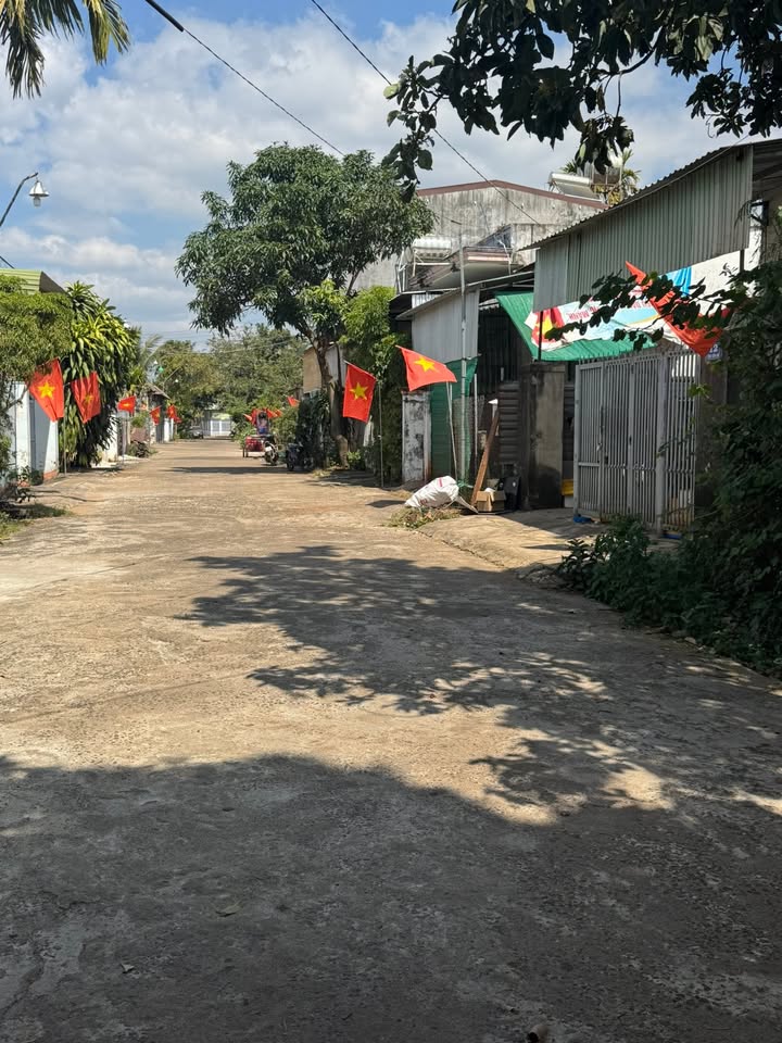 Nhà riêng tại Chu Văn An, Xã Quảng Tiến - Diện tích 100m², giá 2.7 tỷ - Chính chủ bán gấp!