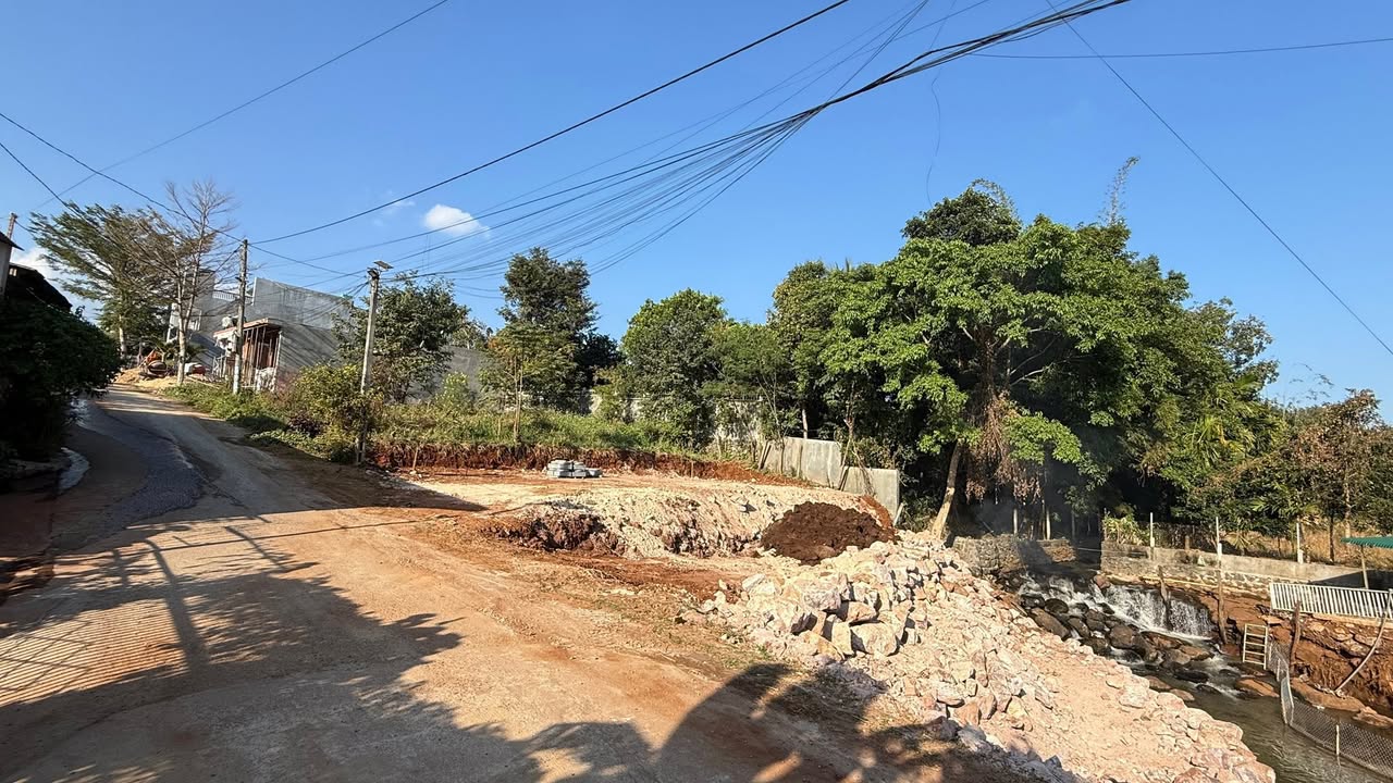Đất nền View Suối Nguyễn Xuân Nguyên 2724m² giá 3.3 tỷ - Cơ hội đầu tư hấp dẫn!