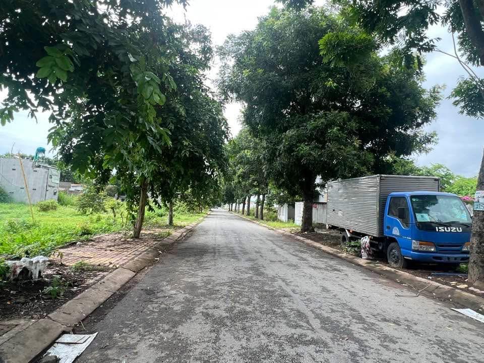 Đất nền liền kề KDC Hoàng Long, Bến Lức 198m² giá 2.45 tỷ - Cơ hội đầu tư sinh lời!