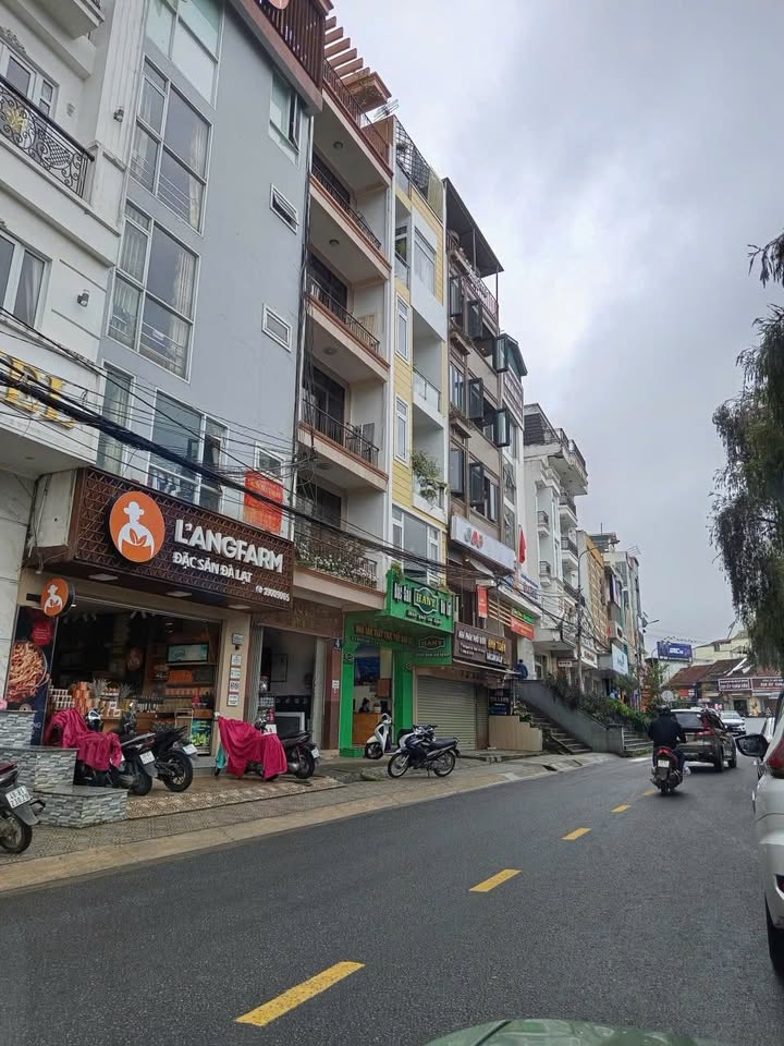 Cho thuê nhà nguyên căn Khu Hòa Bình Đà Lạt 60m² giá 50 triệu - Mặt tiền đắc địa