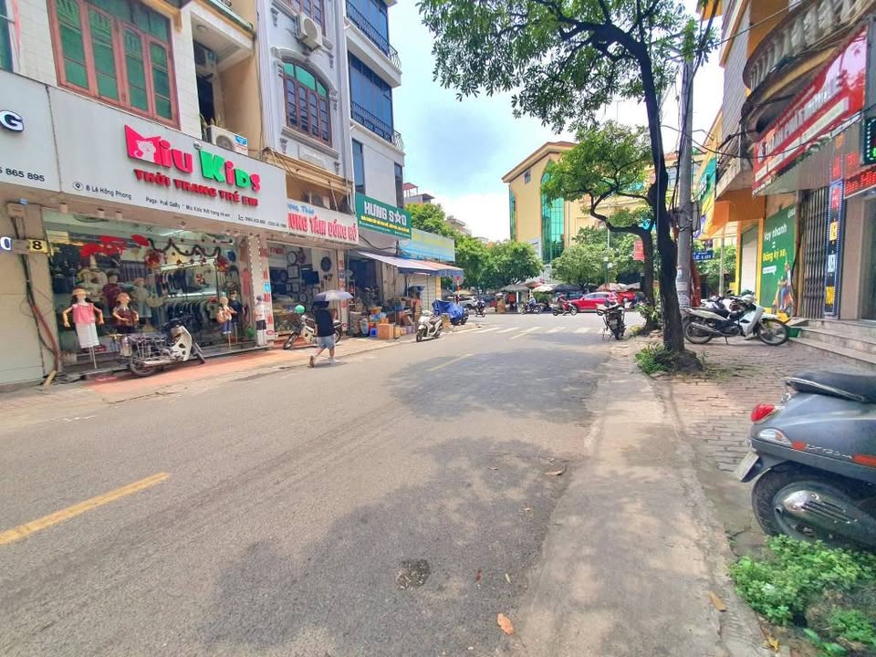 Nhà mặt phố Lê Hồng Phong Hà Đông 375m² giá 29 tỷ - Vị trí đắc địa kinh doanh sầm uất!