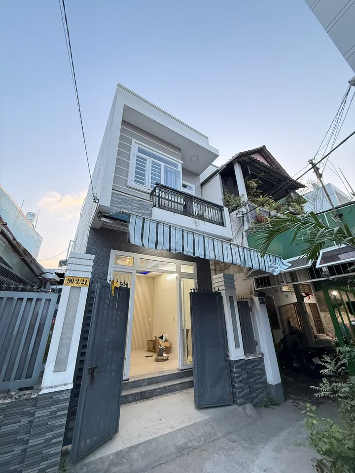 Nhà cho thuê Hẻm 90 Hùng Vương, Quận Ninh Kiều 90m² giá 8 triệu - Phù hợp gia đình và kinh doanh online!