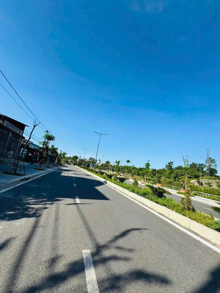 Đất nền Phùng Quán - Thủy Dương 100m² giá chỉ 3.x tỷ - View hồ sinh thái tuyệt đẹp!