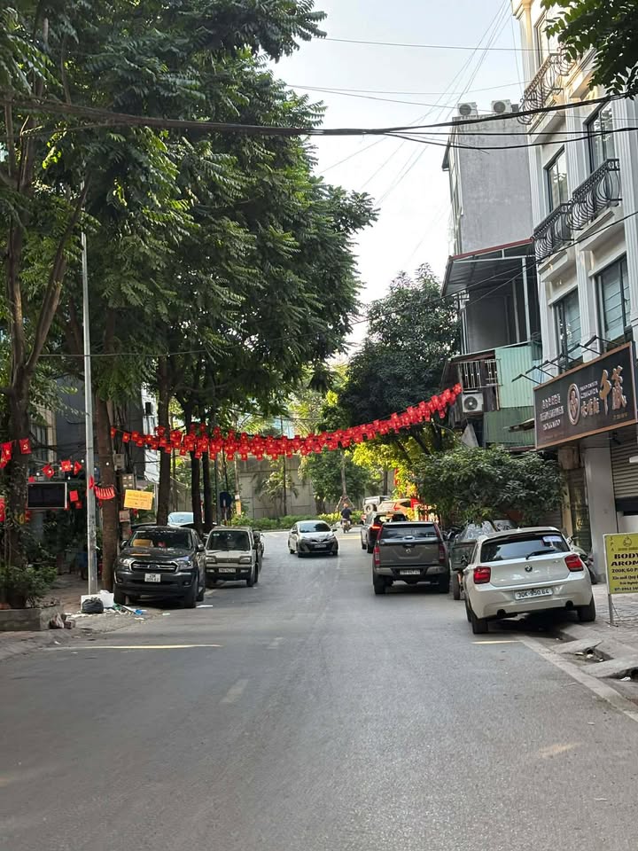 Nhà 5 Tầng Phố Phan Kế Bính 36m² giá 11.85 tỷ - Sẵn sàng vào ở ngay!