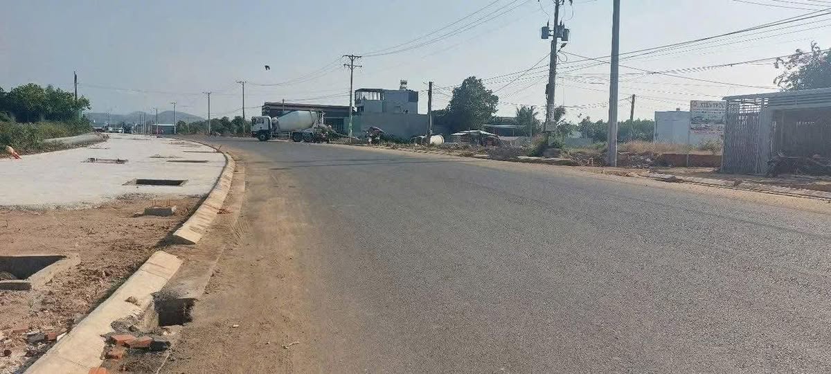 Đất nền lô góc Hương Lộ 2, Bà Rịa 203m² giá 3.45 tỷ - Cơ hội đầu tư tuyệt vời!