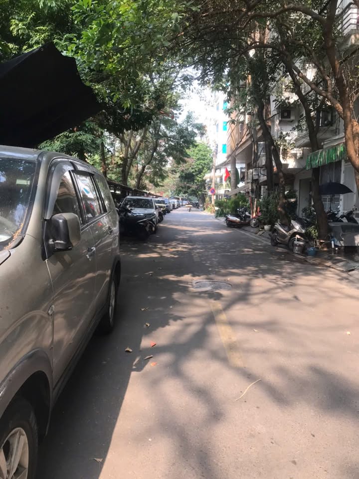 Nhà phân lô phố Lãng Yên 56m² giá 23 tỷ - Ô tô tránh, dân trí cao!