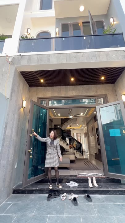 Nhà phố 4 tầng TDP Đào Yêu, 256m² giá 3.25 tỷ - Ô tô đỗ cửa, thiết kế hiện đại!