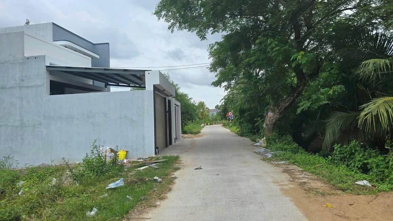 Đất thổ cư Hẻm Sân Bia, Phú Tân, Bến Tre 1550m² giá 10.85 tỷ - Cơ hội đầu tư tuyệt vời!