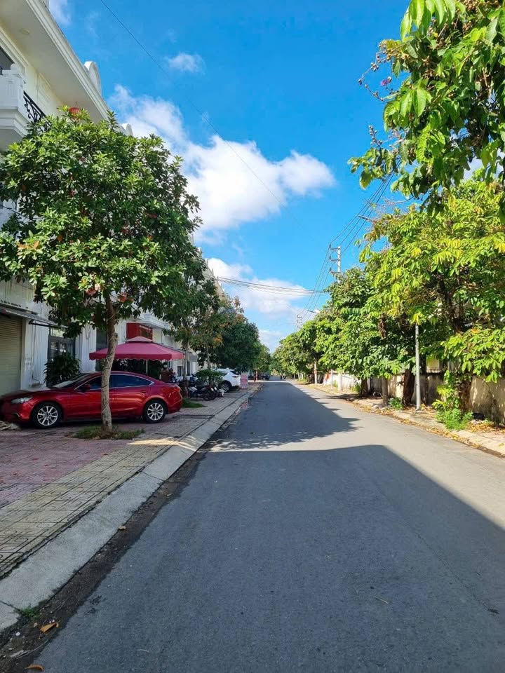 Đất thổ cư xã Bình Phú Bến Tre 700m² giá 2.1 tỷ - Mặt tiền đường lớn thuận lợi!