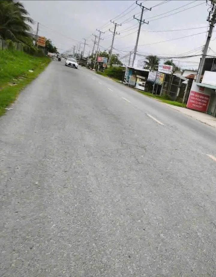 Đất gốc 2 Mặt Tiền QL57B, Xã Giao Long, 381.6m² giá chỉ 3 tỷ - Cơ hội đầu tư tuyệt vời!